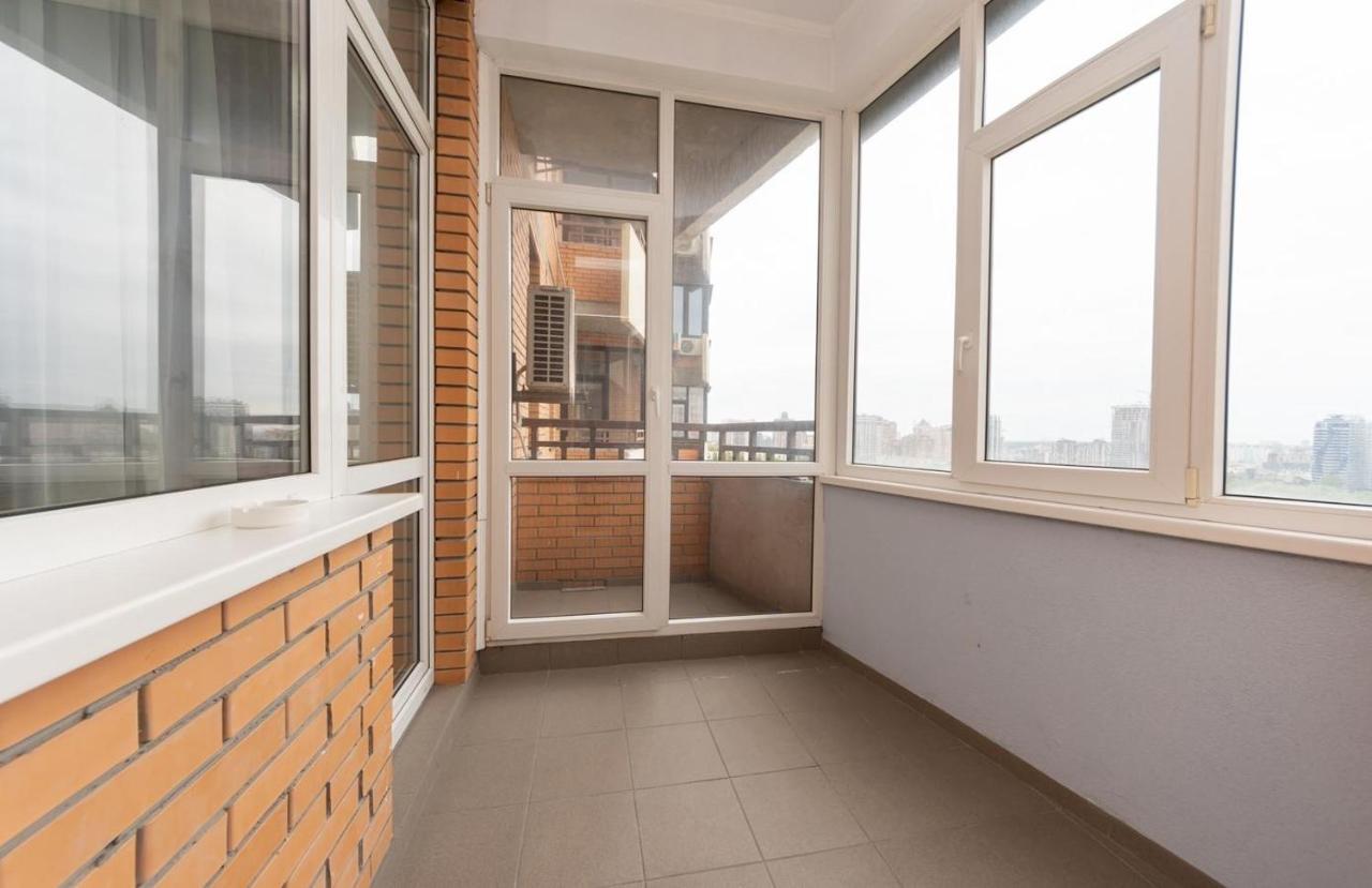 Апартаменти Люкс Класу В Новому Будинку В Центрі Kyiv Exterior foto